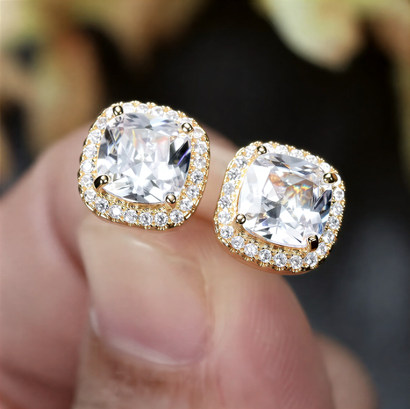 Brincos Clássicos de Ouro com Pedra Preciosa