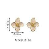 Brincos Flor Branca Elegantes