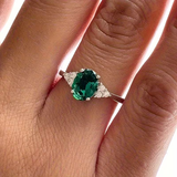 Anel de Promessa de Esmeralda e Zircónia Elegante