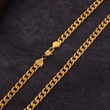 Colar Minimalista em Corrente Curb Dourada